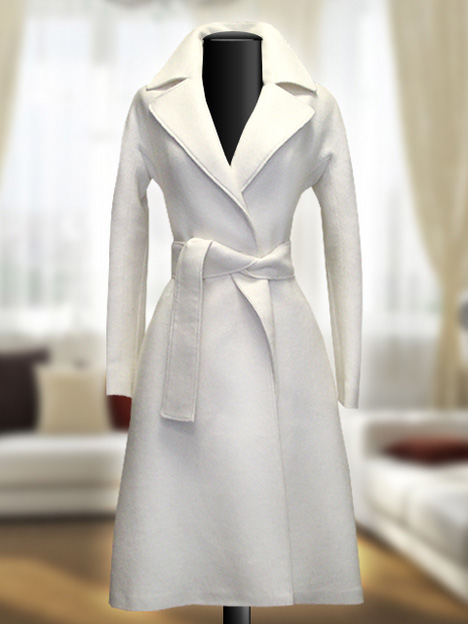 женское пальто белого цвета